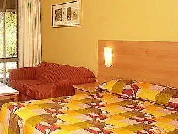 Qt Canberra Hotel
